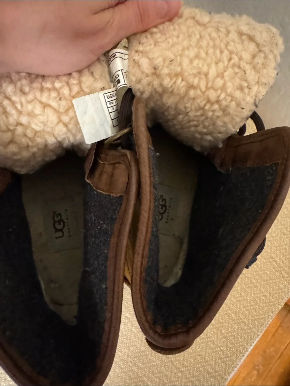 UGG Waterproof Duck Boots Brown & Navy Blue Lace Up Size 8 Women